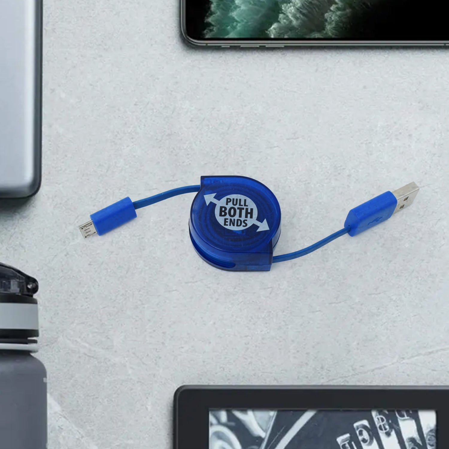 7400 Retractable Usb Charge widely used for charging various types of smartphones and technical devices present in all kind of places etc. DeoDap