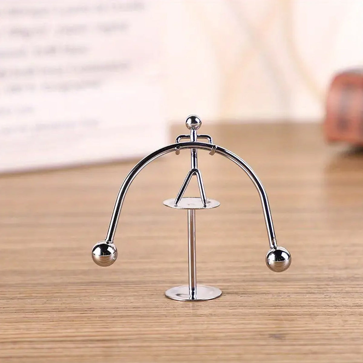 7850 Mini Steel Balance Toy, Small Weightlifter Mold Desk Decor Metal Craft Perpetual Balance Art Education Motion Toy Figurine Home Office Decoration Birthday Gift (1 Pc)