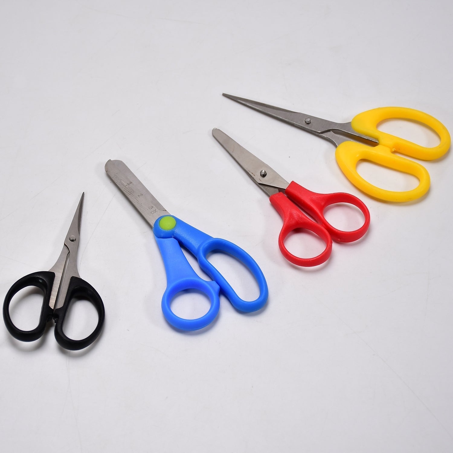 9128 Multipurpose Large Stainless Steel Scissor For Home Scissors/Office Scissors/School Work Scissors /Cutting / Croping Scissors /Tailoring Scissors ( Mix 1 Kg ) DeoDap