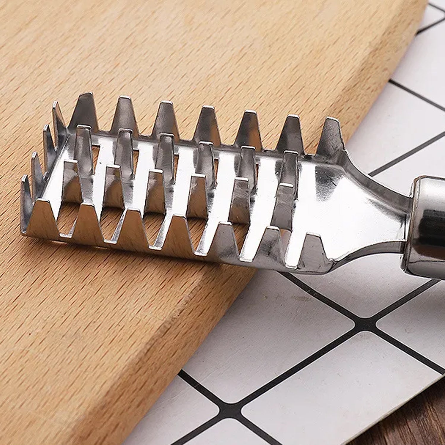 2194 Fish Scale Remover Scraper Stainless Steel Fish Cutting Tools Sawtooth Easily Remove Fish Scales-Cleaning Brush Scraper Kitchen Tool- DeoDap