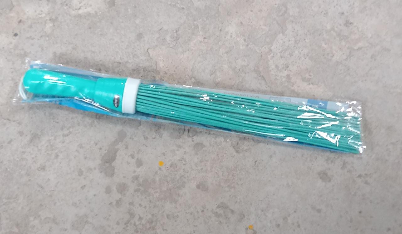 749_Wet & Dry Floor Cleaning Plastic Broom